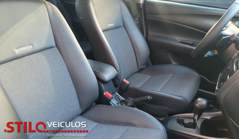YARIS XS full